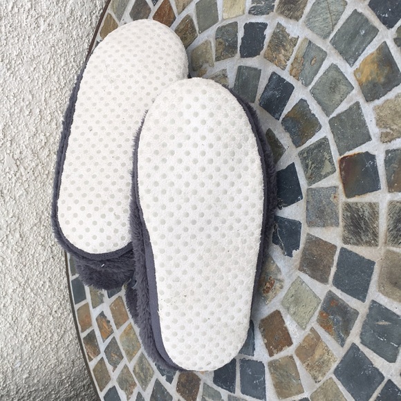 Slippers - Picture 3 of 3